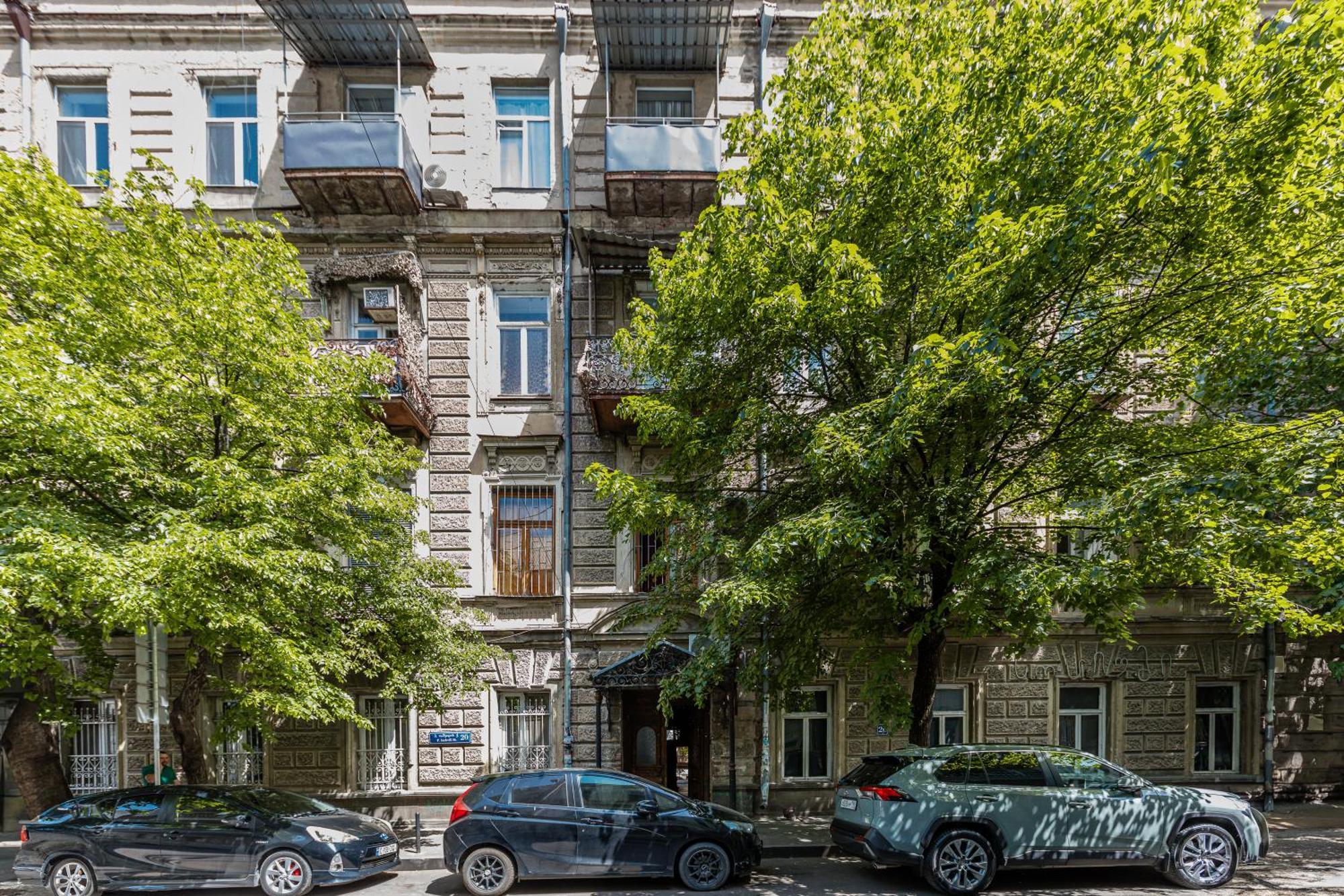 Room With Quite Yard View Tbilisi Exterior photo